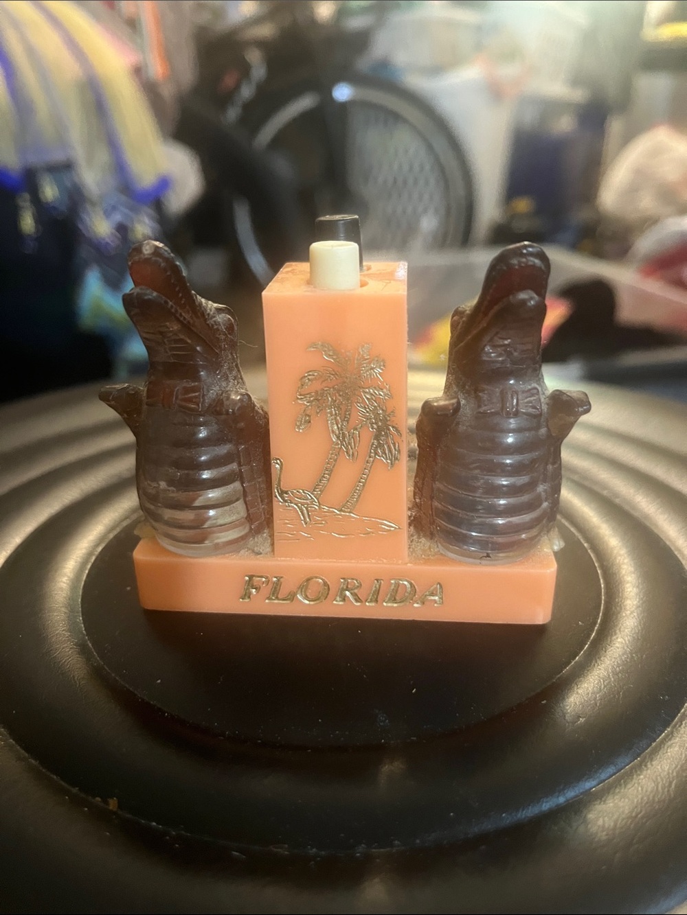 Florida Souvenir Alligator Table Accent in Peach Brown salt & pepper - VTG 407